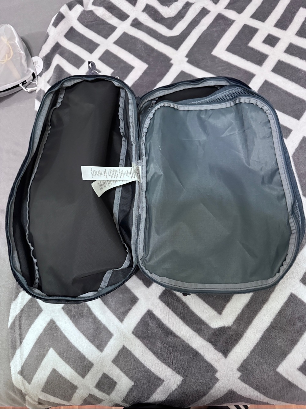 Patagonia Dark Navy Men’s Streamlined Backpack - Picture 5 of 13